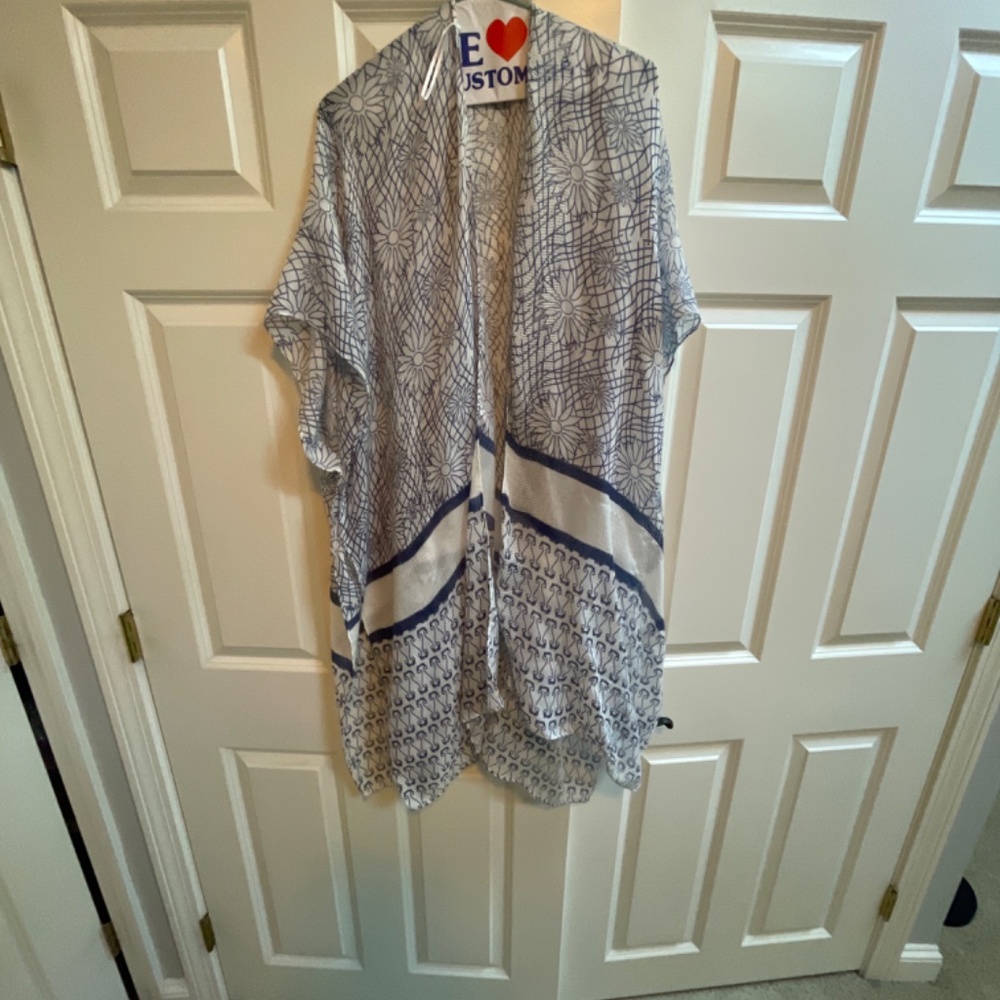 Cover up - Picture 2 of 2